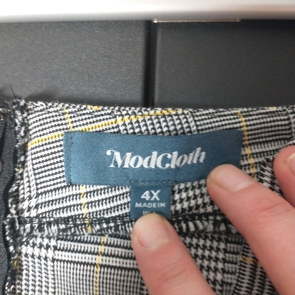 Modcloth Plaid Cropped Pants Ruffle Suspenders overalls wide leg, size 4X - Picture 4 of 10